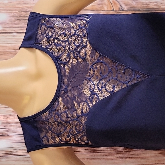 NWOT Tobi Women's Sleeveless Lace Dress Size S - Picture 4 of 10